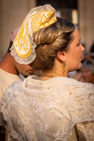 Ruban Dentelle — costume d'Arlésienne, Provence